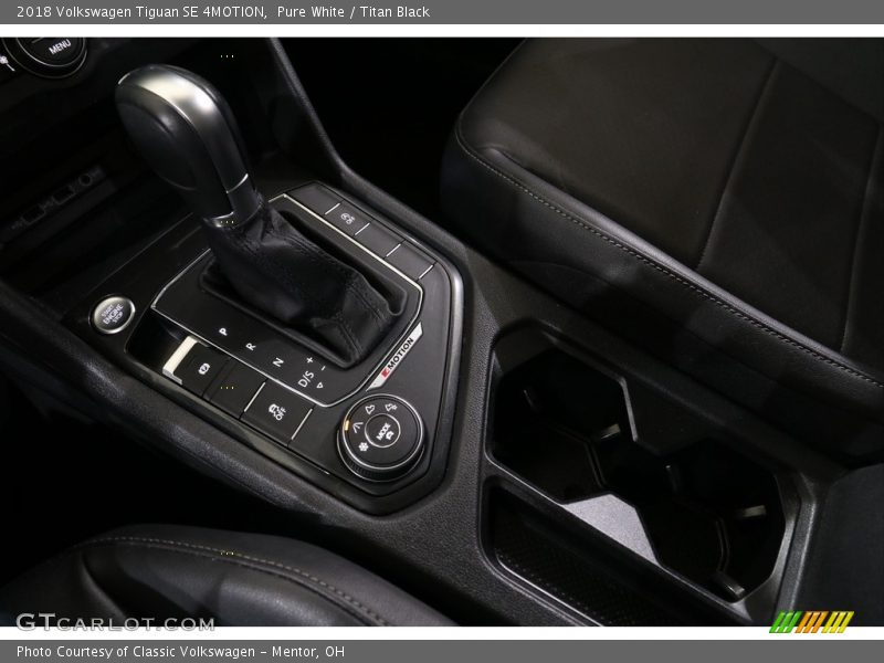 Pure White / Titan Black 2018 Volkswagen Tiguan SE 4MOTION