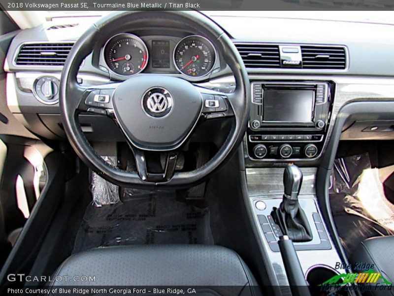 Tourmaline Blue Metallic / Titan Black 2018 Volkswagen Passat SE