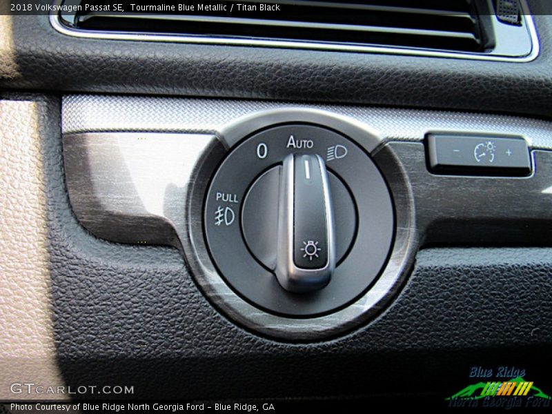 Tourmaline Blue Metallic / Titan Black 2018 Volkswagen Passat SE
