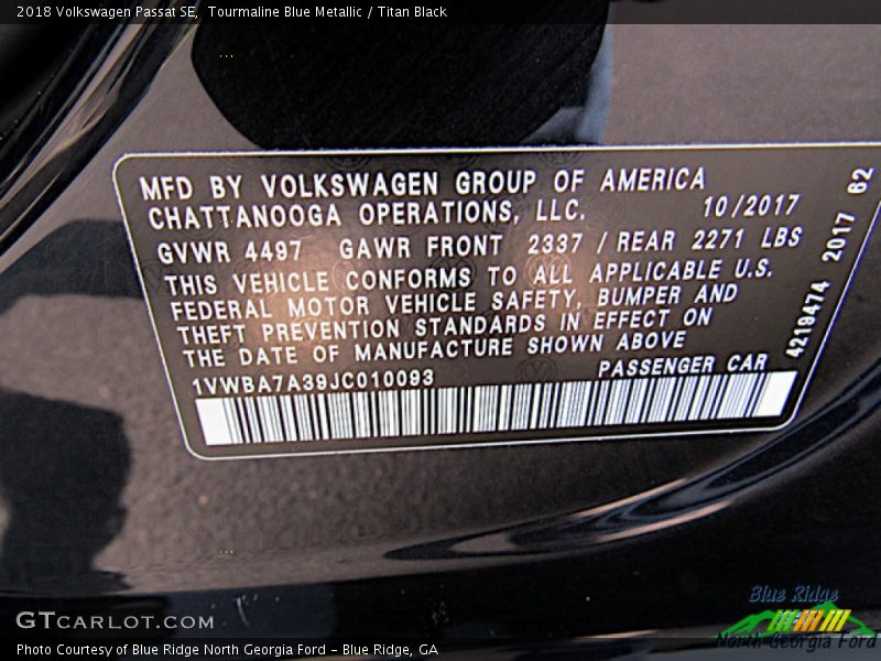 Tourmaline Blue Metallic / Titan Black 2018 Volkswagen Passat SE