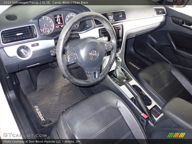 Candy White / Titan Black 2013 Volkswagen Passat 2.5L SE