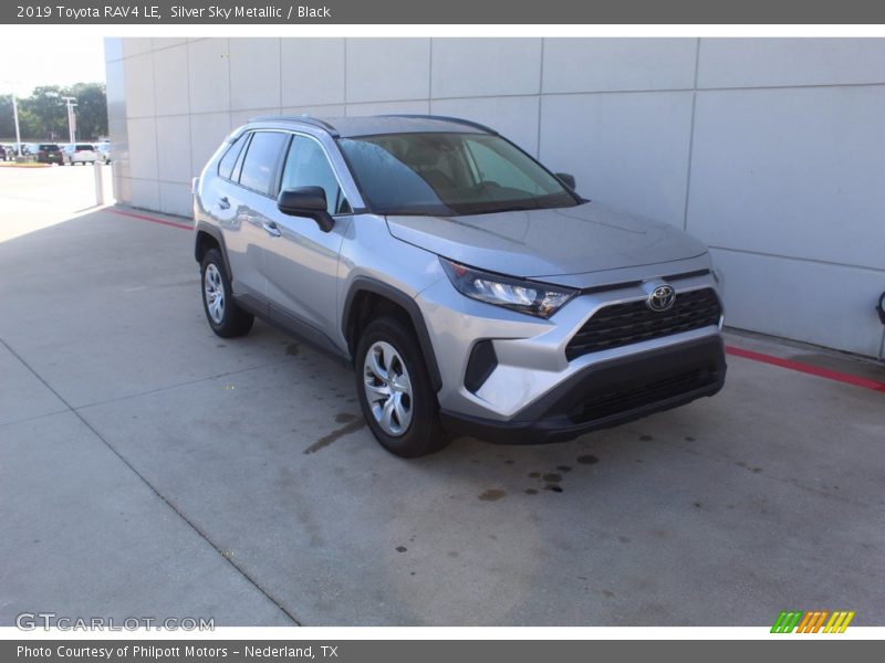 Silver Sky Metallic / Black 2019 Toyota RAV4 LE