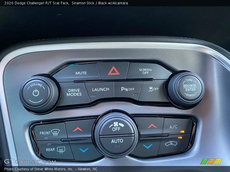 Controls of 2020 Challenger R/T Scat Pack