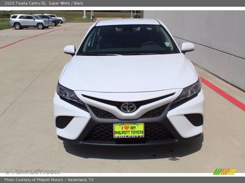 Super White / Black 2020 Toyota Camry SE