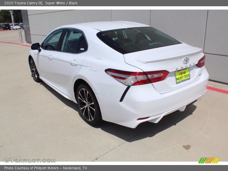 Super White / Black 2020 Toyota Camry SE