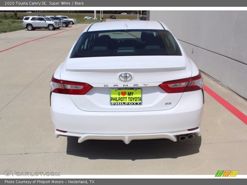 Super White / Black 2020 Toyota Camry SE