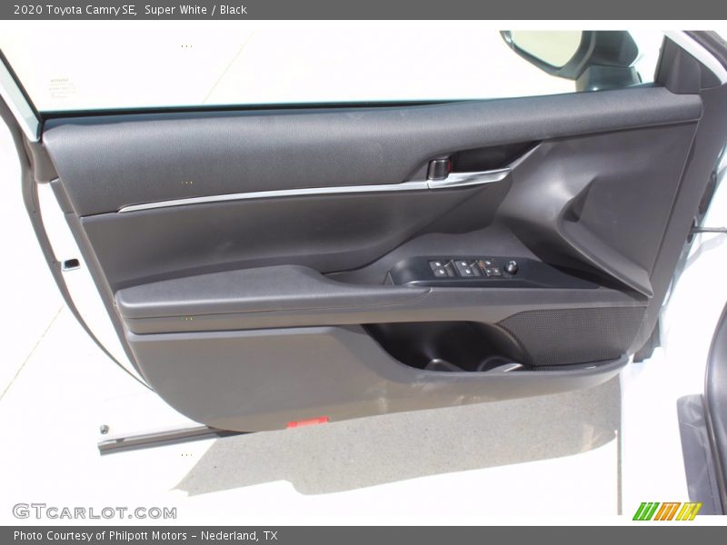 Super White / Black 2020 Toyota Camry SE
