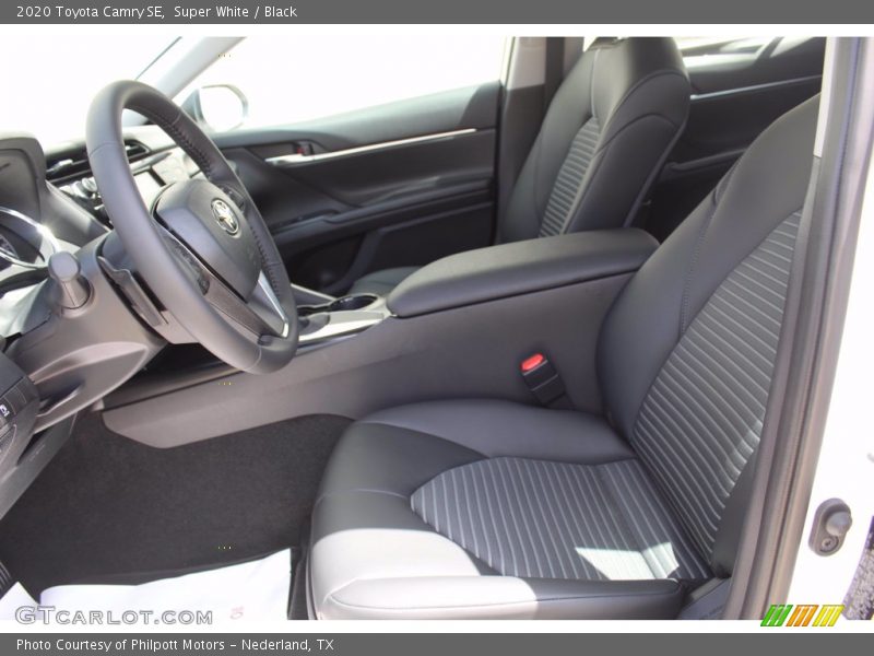 Super White / Black 2020 Toyota Camry SE