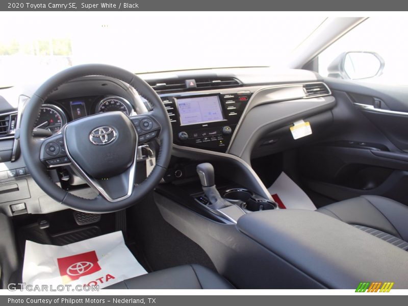 Super White / Black 2020 Toyota Camry SE