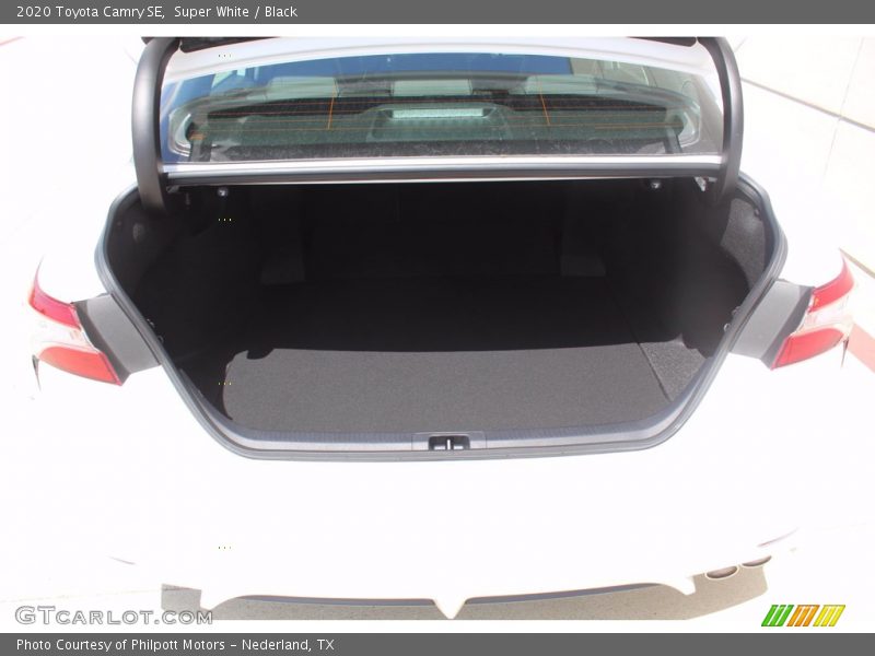 Super White / Black 2020 Toyota Camry SE