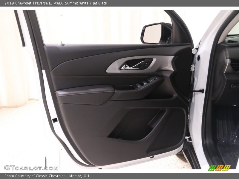 Summit White / Jet Black 2019 Chevrolet Traverse LS AWD