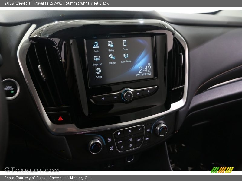 Summit White / Jet Black 2019 Chevrolet Traverse LS AWD