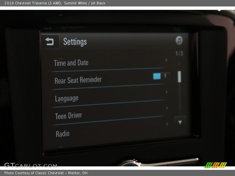 Summit White / Jet Black 2019 Chevrolet Traverse LS AWD