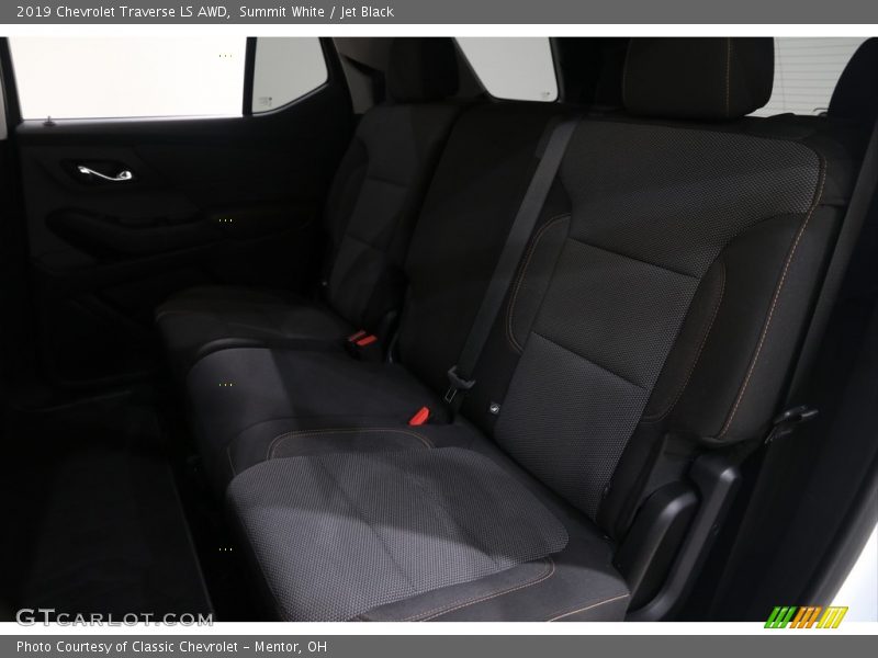 Summit White / Jet Black 2019 Chevrolet Traverse LS AWD