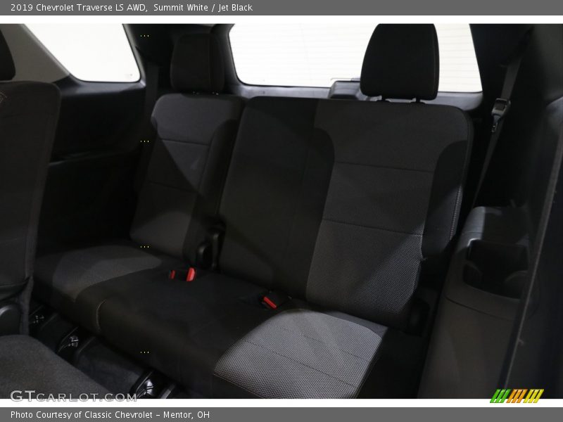 Summit White / Jet Black 2019 Chevrolet Traverse LS AWD