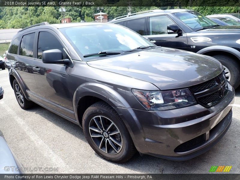 Front 3/4 View of 2018 Journey SE AWD