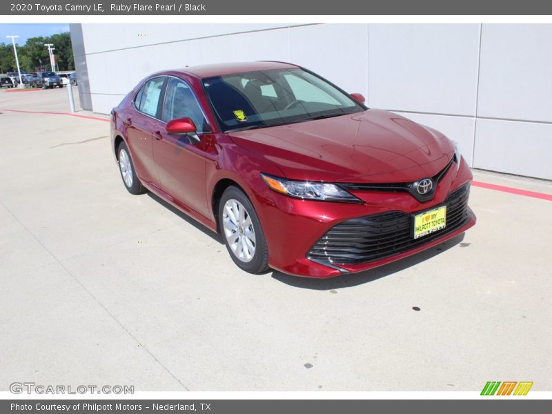 Ruby Flare Pearl / Black 2020 Toyota Camry LE