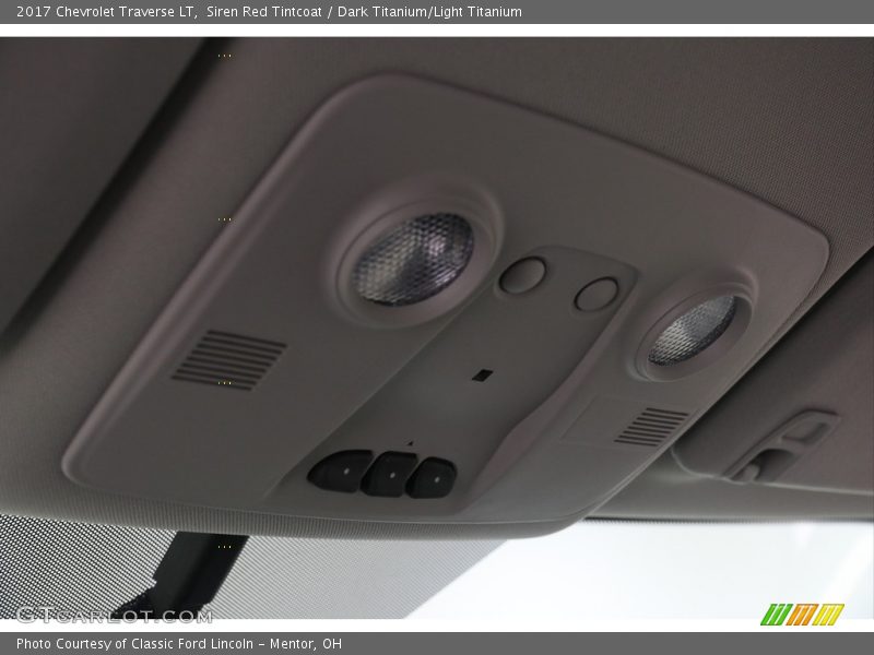 Siren Red Tintcoat / Dark Titanium/Light Titanium 2017 Chevrolet Traverse LT