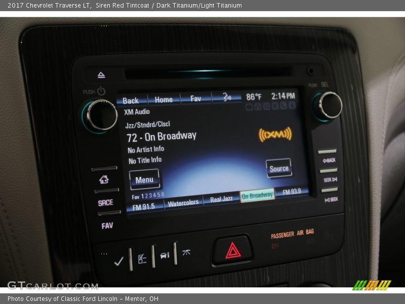 Siren Red Tintcoat / Dark Titanium/Light Titanium 2017 Chevrolet Traverse LT