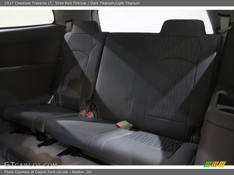 Siren Red Tintcoat / Dark Titanium/Light Titanium 2017 Chevrolet Traverse LT