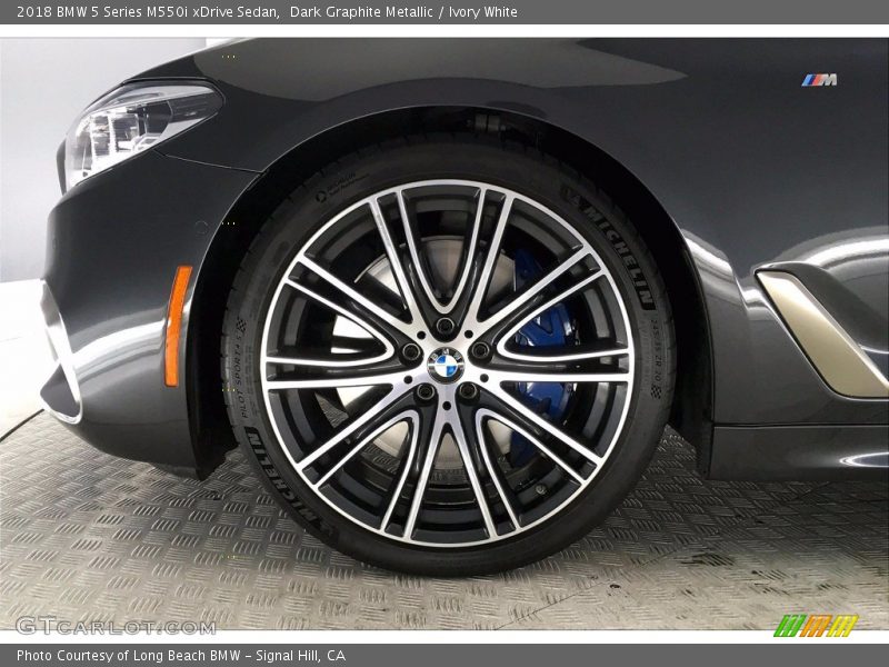 Dark Graphite Metallic / Ivory White 2018 BMW 5 Series M550i xDrive Sedan