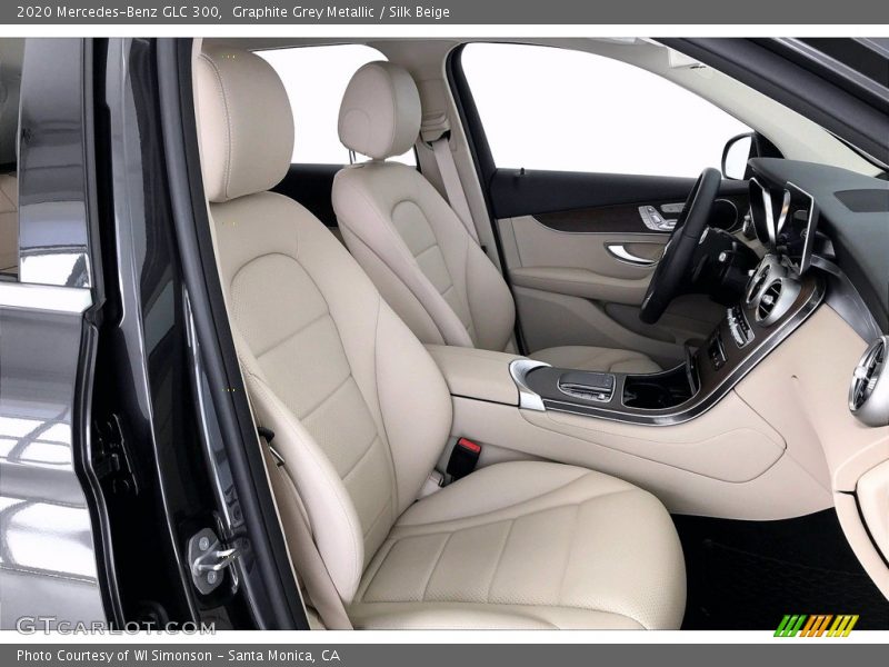 Graphite Grey Metallic / Silk Beige 2020 Mercedes-Benz GLC 300