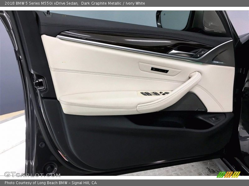 Dark Graphite Metallic / Ivory White 2018 BMW 5 Series M550i xDrive Sedan