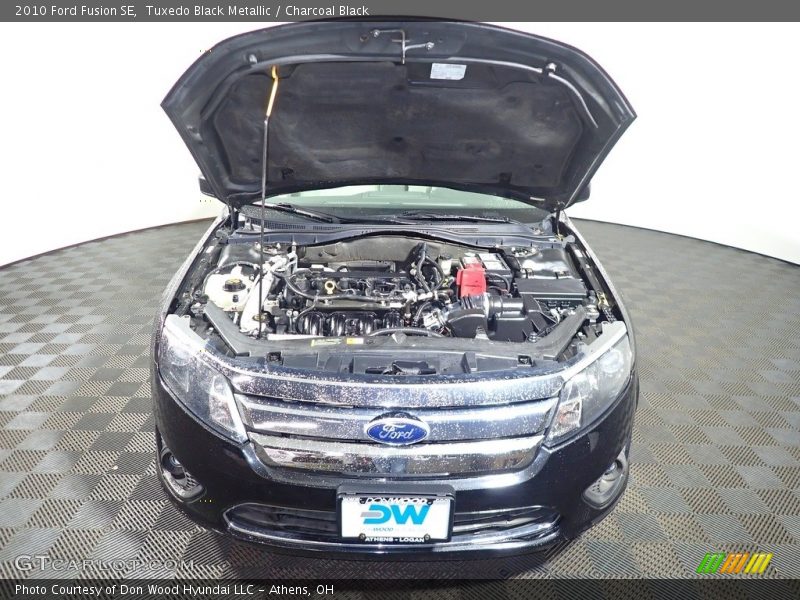 Tuxedo Black Metallic / Charcoal Black 2010 Ford Fusion SE
