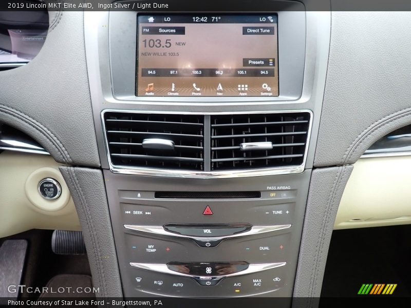 Controls of 2019 MKT Elite AWD