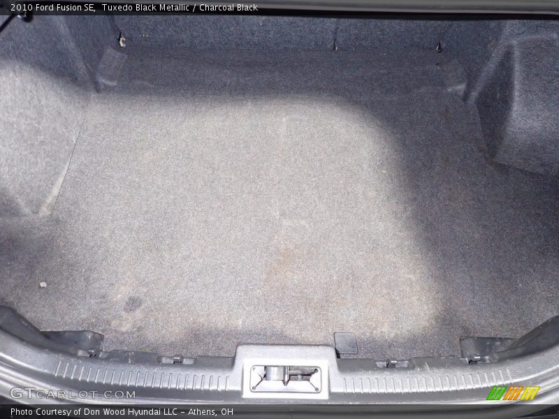 Tuxedo Black Metallic / Charcoal Black 2010 Ford Fusion SE