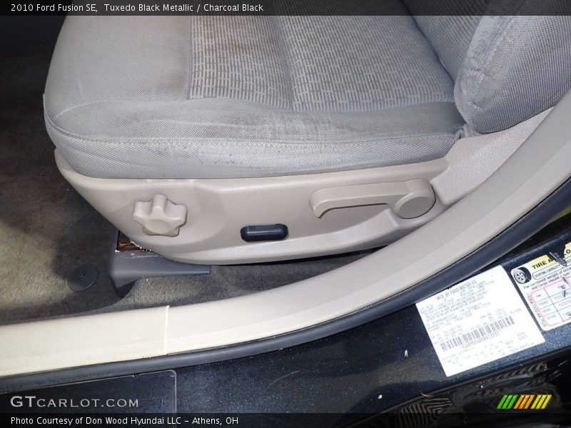 Tuxedo Black Metallic / Charcoal Black 2010 Ford Fusion SE