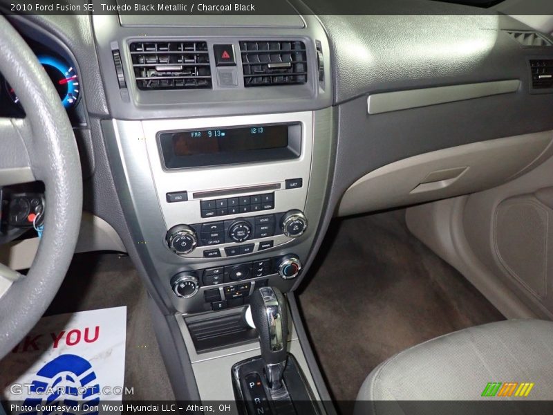 Tuxedo Black Metallic / Charcoal Black 2010 Ford Fusion SE