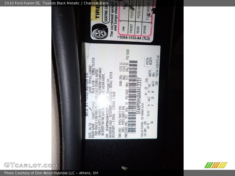 Tuxedo Black Metallic / Charcoal Black 2010 Ford Fusion SE