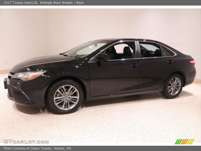 Midnight Black Metallic / Black 2017 Toyota Camry SE
