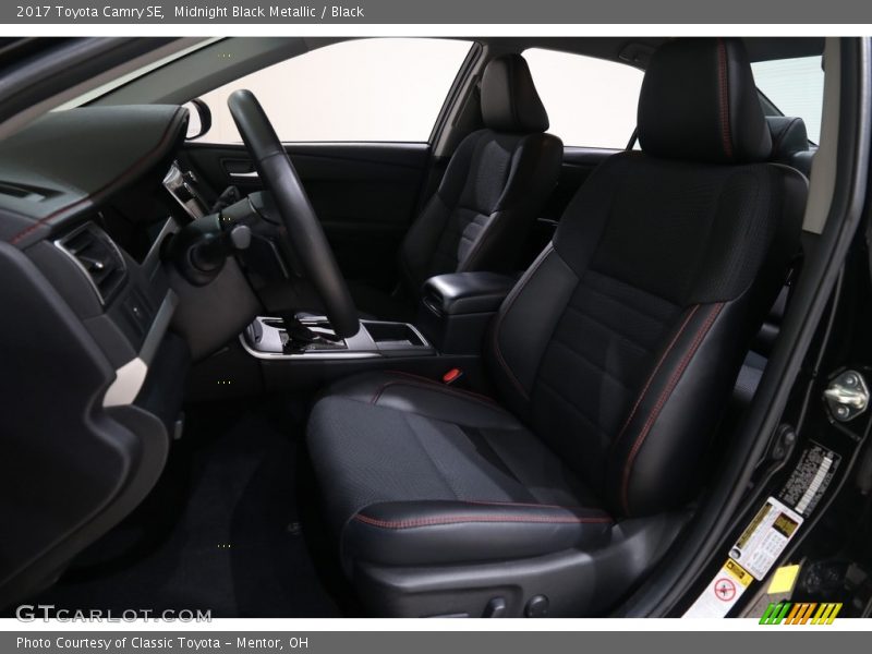 Midnight Black Metallic / Black 2017 Toyota Camry SE