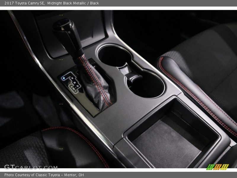 Midnight Black Metallic / Black 2017 Toyota Camry SE