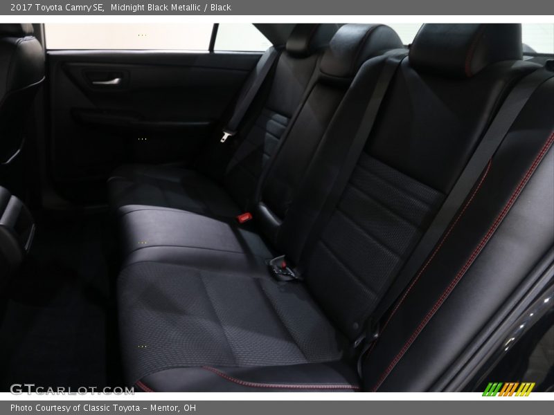 Midnight Black Metallic / Black 2017 Toyota Camry SE