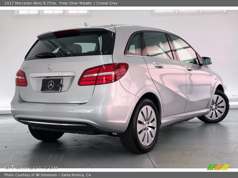 Polar Silver Metallic / Crystal Grey 2017 Mercedes-Benz B 250e