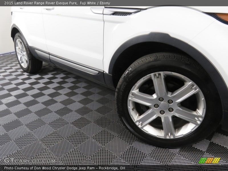 Fuji White / Ebony 2015 Land Rover Range Rover Evoque Pure