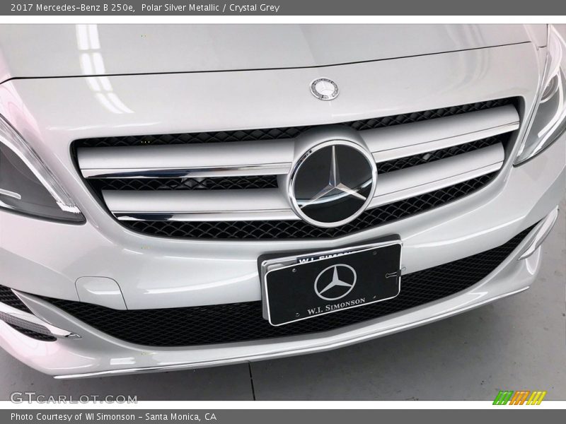 Polar Silver Metallic / Crystal Grey 2017 Mercedes-Benz B 250e