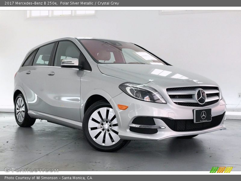 Polar Silver Metallic / Crystal Grey 2017 Mercedes-Benz B 250e