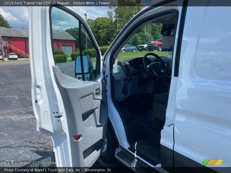 Oxford White / Pewter 2019 Ford Transit Van 250 LR Regular