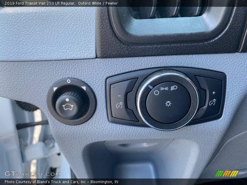 Oxford White / Pewter 2019 Ford Transit Van 250 LR Regular