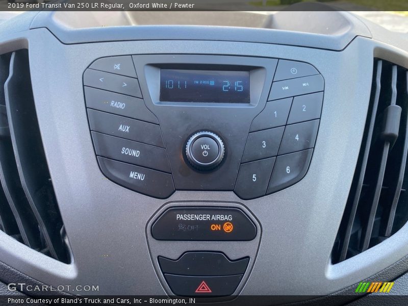 Oxford White / Pewter 2019 Ford Transit Van 250 LR Regular