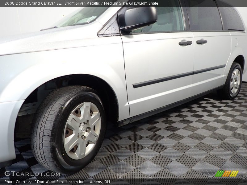 Bright Silver Metallic / Medium Slate Gray/Light Shale 2008 Dodge Grand Caravan SE