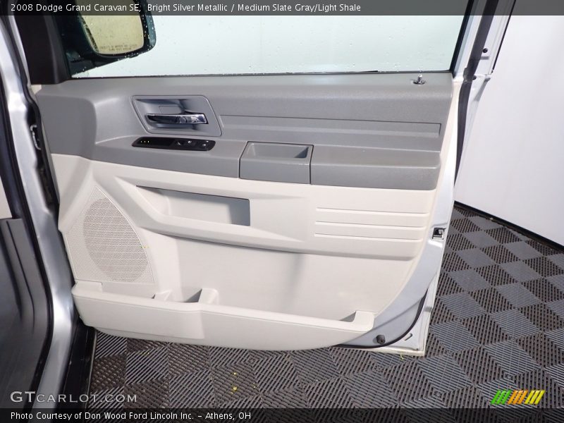 Bright Silver Metallic / Medium Slate Gray/Light Shale 2008 Dodge Grand Caravan SE