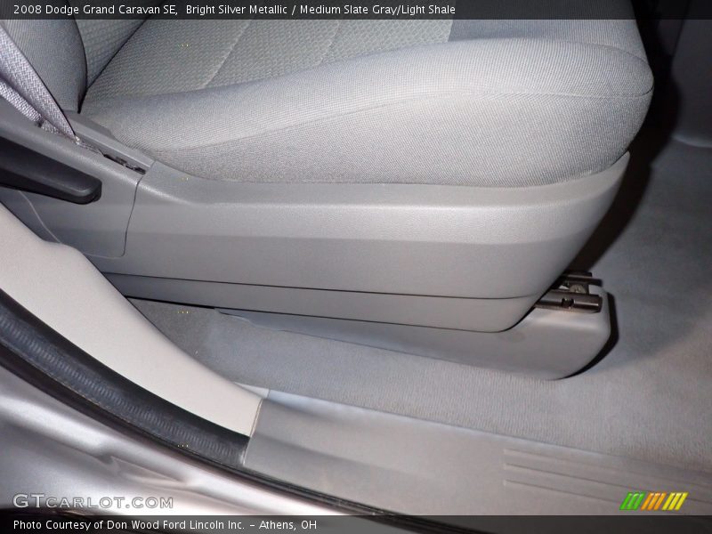 Bright Silver Metallic / Medium Slate Gray/Light Shale 2008 Dodge Grand Caravan SE