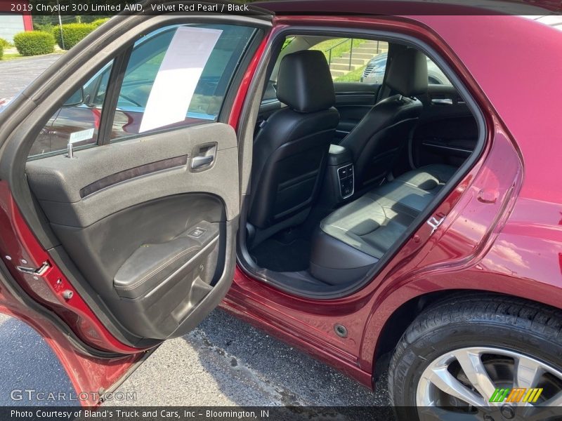 Velvet Red Pearl / Black 2019 Chrysler 300 Limited AWD