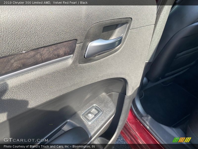 Velvet Red Pearl / Black 2019 Chrysler 300 Limited AWD
