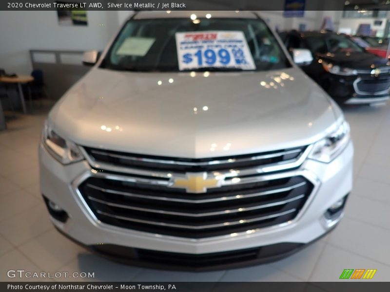 Silver Ice Metallic / Jet Black 2020 Chevrolet Traverse LT AWD